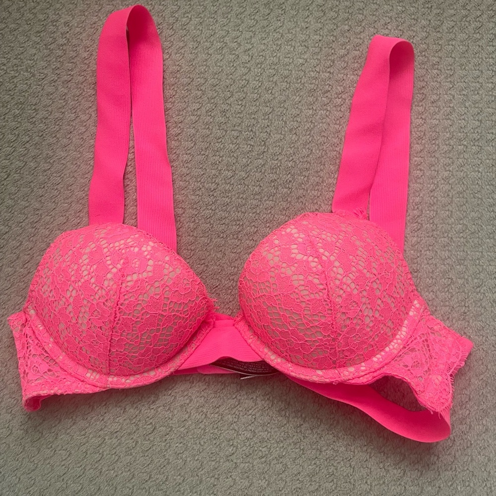 Victoria’s Secret 34a pink lace push-up bra